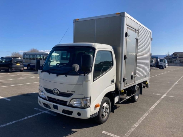 TOYOTA DYNA 2019