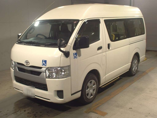 TOYOTA HIACE VAN 2023