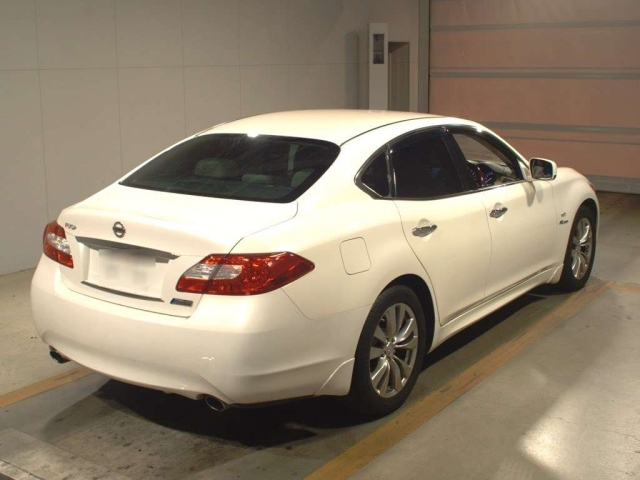 NISSAN FUGA 2013