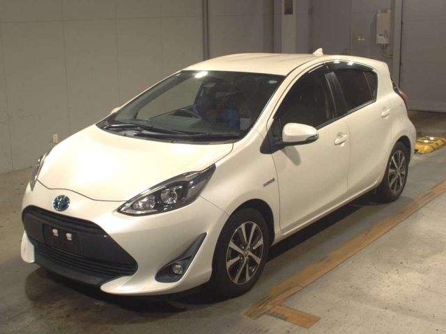TOYOTA AQUA 2019