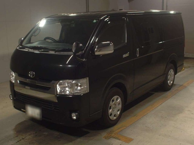 TOYOTA HIACE VAN 2020