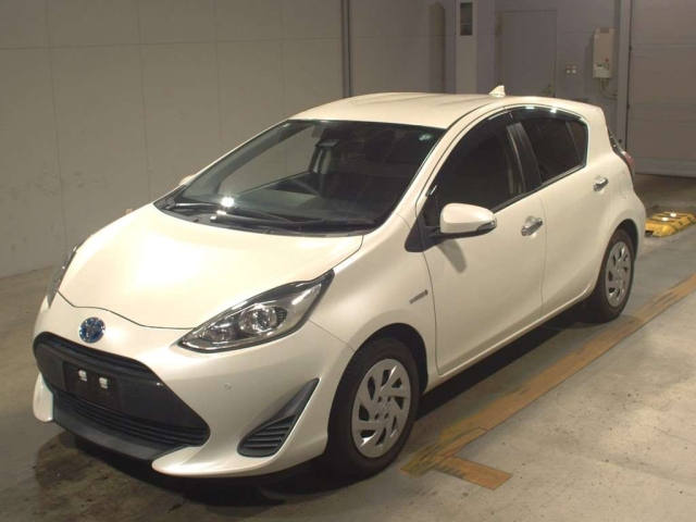 TOYOTA AQUA 2018