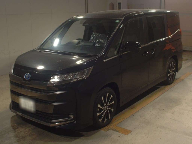 TOYOTA NOAH 2024