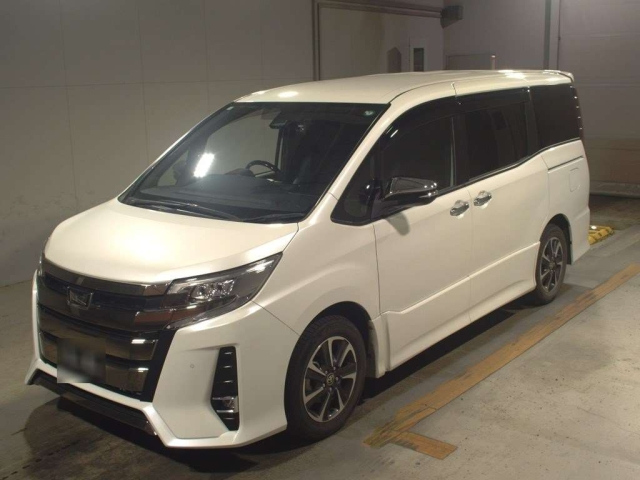 TOYOTA NOAH 2020