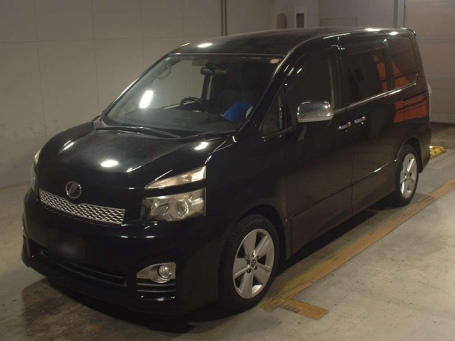 TOYOTA VOXY 2010