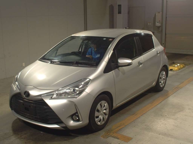 TOYOTA VITZ 2019