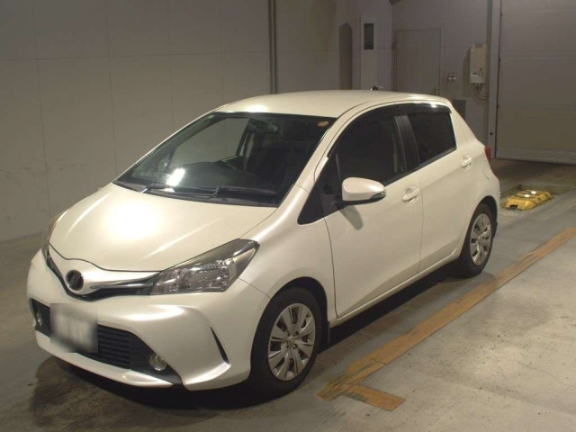 TOYOTA VITZ 2014