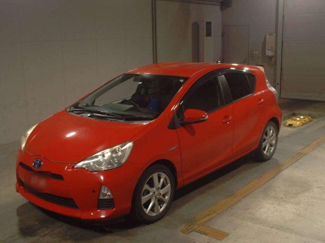 TOYOTA AQUA 2012