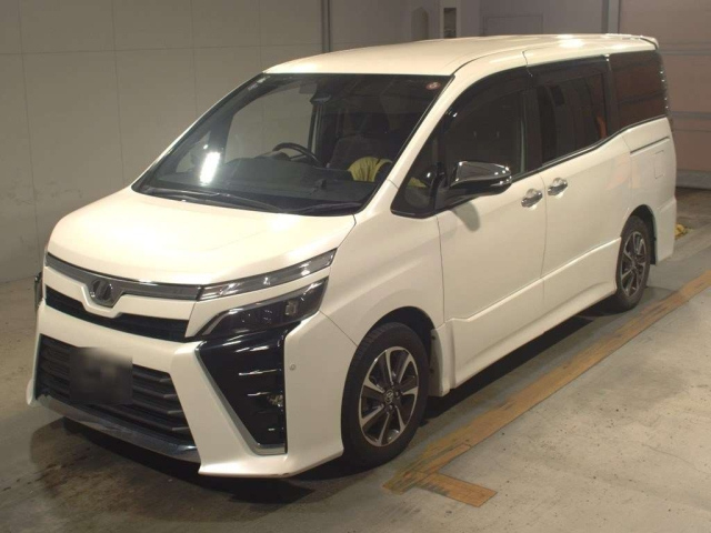 TOYOTA VOXY 2018