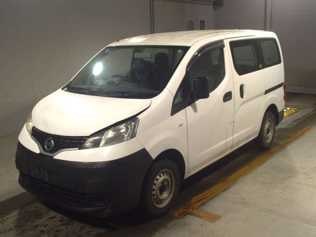 NISSAN NV200 2018
