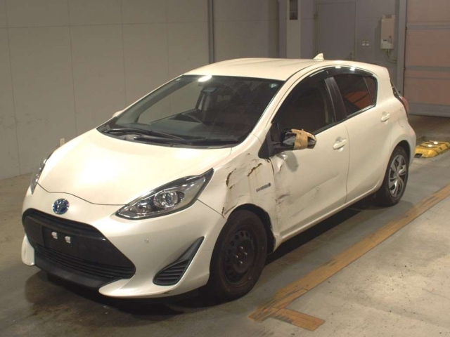 TOYOTA AQUA 2019