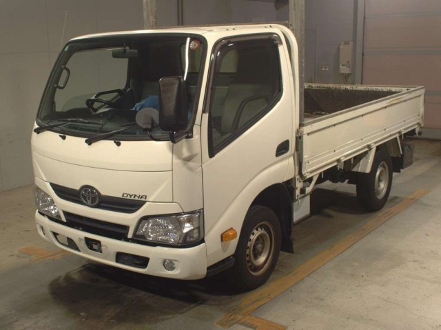 TOYOTA DYNA 2020