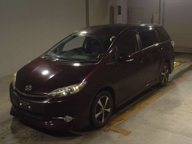 TOYOTA WISH 2013