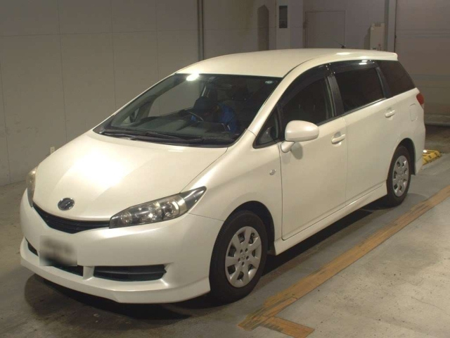 TOYOTA WISH 2011