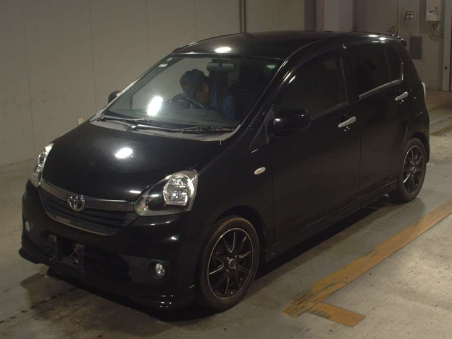 TOYOTA PIXIS EPOCH 2015