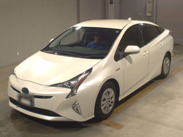 TOYOTA PRIUS 2018