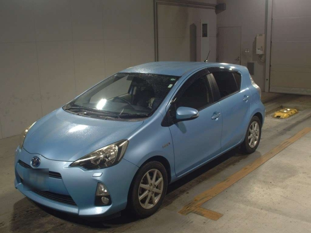 TOYOTA AQUA 2013