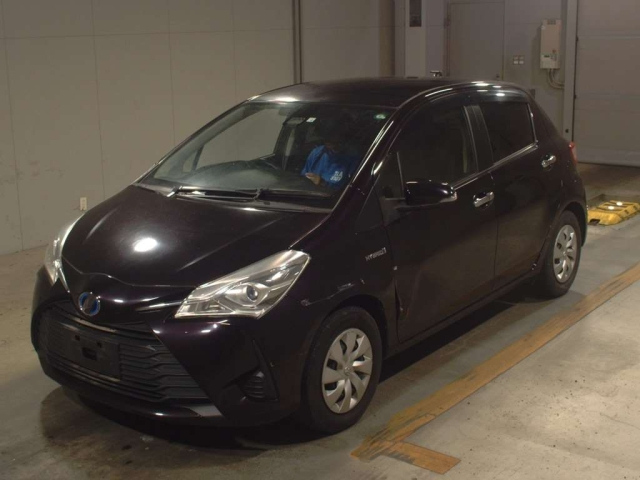 TOYOTA VITZ 2018