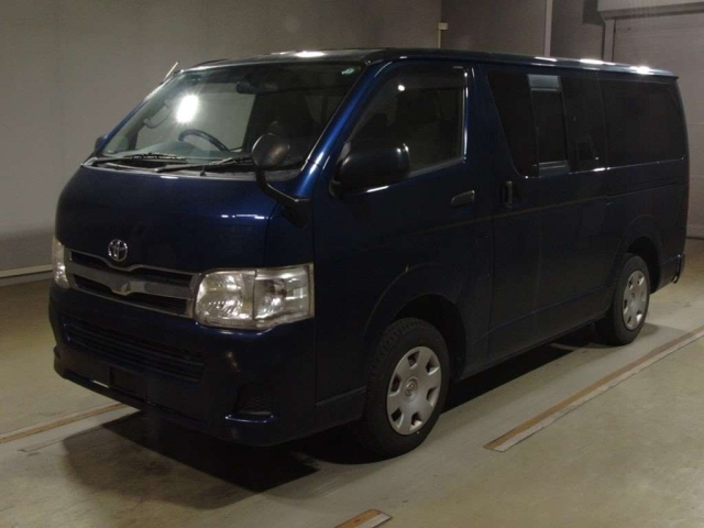 TOYOTA HIACE VAN 2012