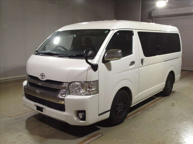 TOYOTA HIACE 2019