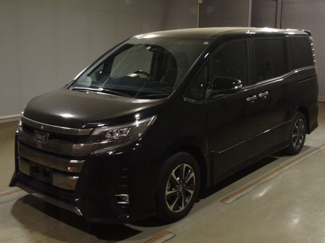 TOYOTA NOAH 2020