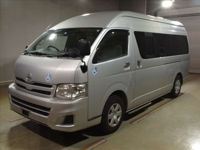 TOYOTA REGIUS ACE COMMUTER 2013