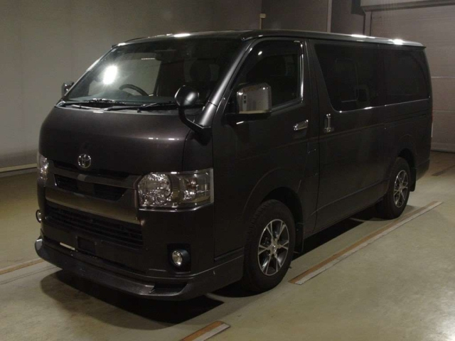 TOYOTA HIACE VAN 2020