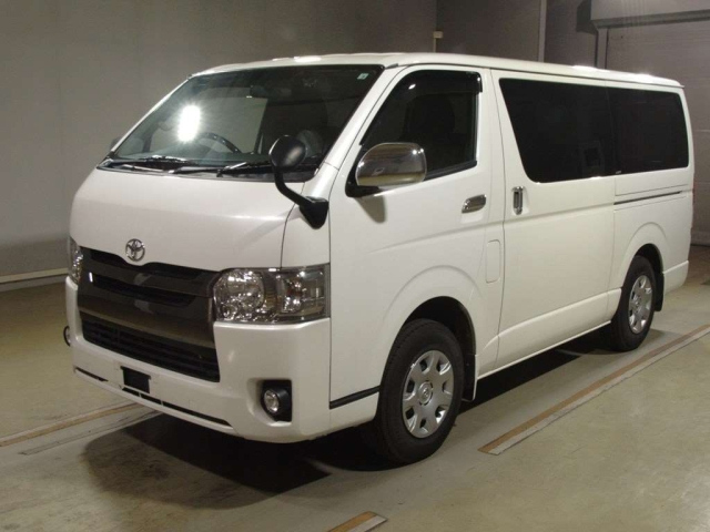 TOYOTA HIACE VAN 2017