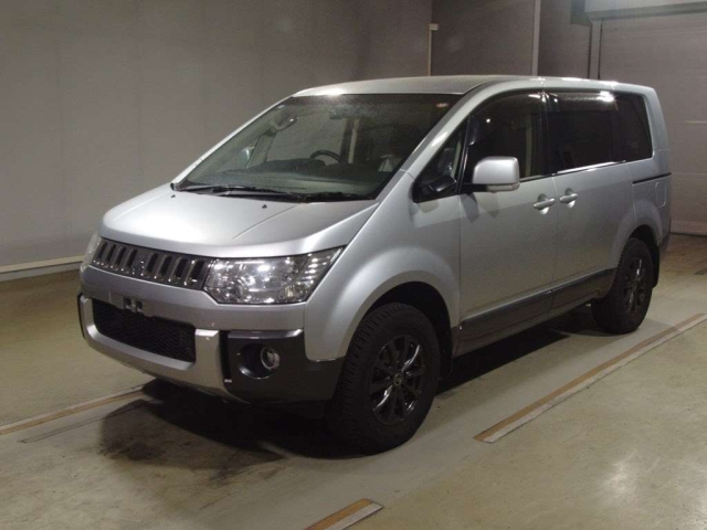 MITSUBISHI DELICA D5