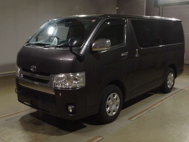 TOYOTA HIACE VAN 2020
