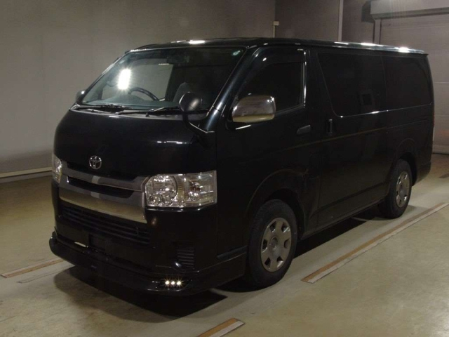 TOYOTA HIACE VAN 2017