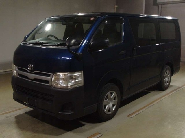 TOYOTA HIACE VAN 2011