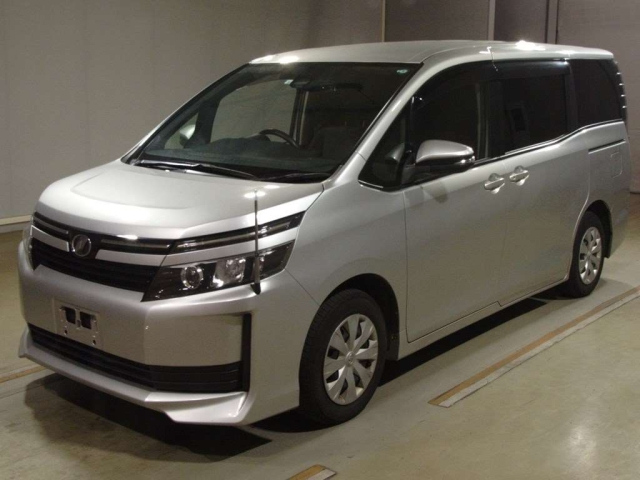TOYOTA VOXY 2016