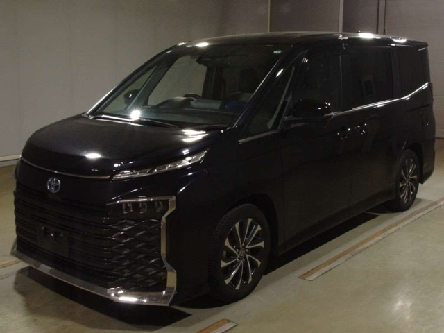TOYOTA VOXY 2023