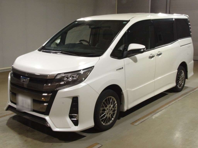 TOYOTA NOAH 2019