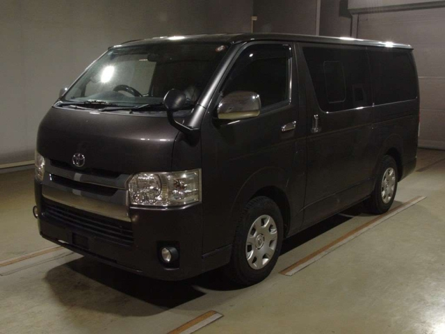 TOYOTA HIACE VAN 2015