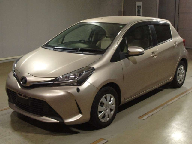 TOYOTA VITZ 2014