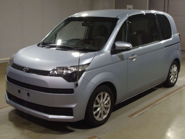TOYOTA SPADE 2015