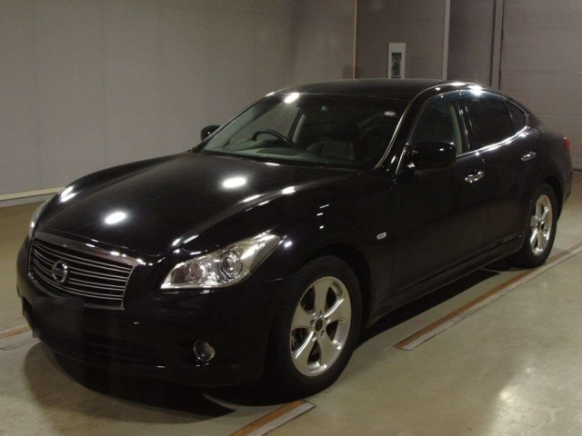 NISSAN FUGA