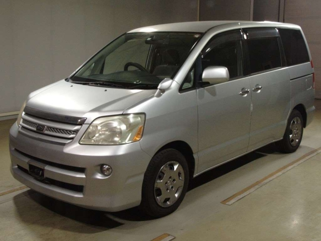 TOYOTA NOAH 2006
