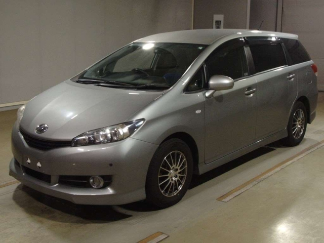TOYOTA WISH 2011