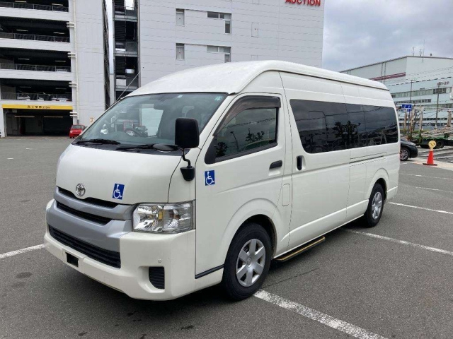 TOYOTA HIACE 2019