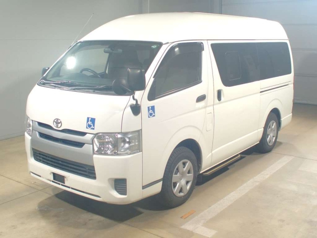 TOYOTA HIACE VAN 2016