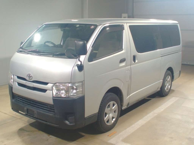 TOYOTA HIACE VAN 2018