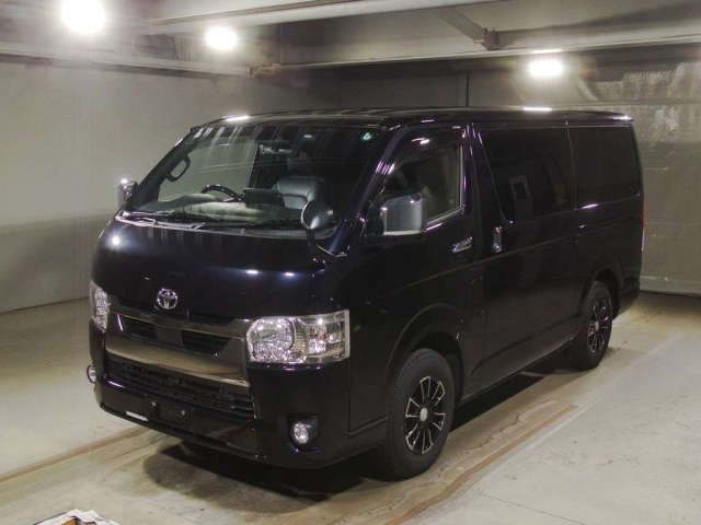 TOYOTA HIACE VAN 2021