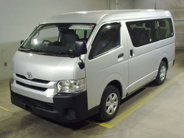 TOYOTA HIACE 2020