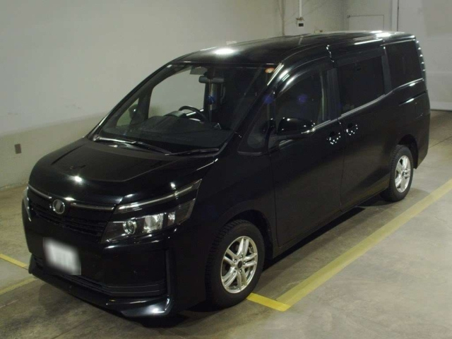 TOYOTA VOXY 2015