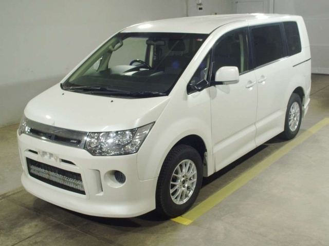 MITSUBISHI DELICA D5 2008