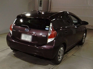 TOYOTA AQUA 2015