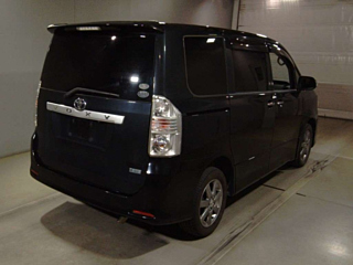 TOYOTA VOXY 2009